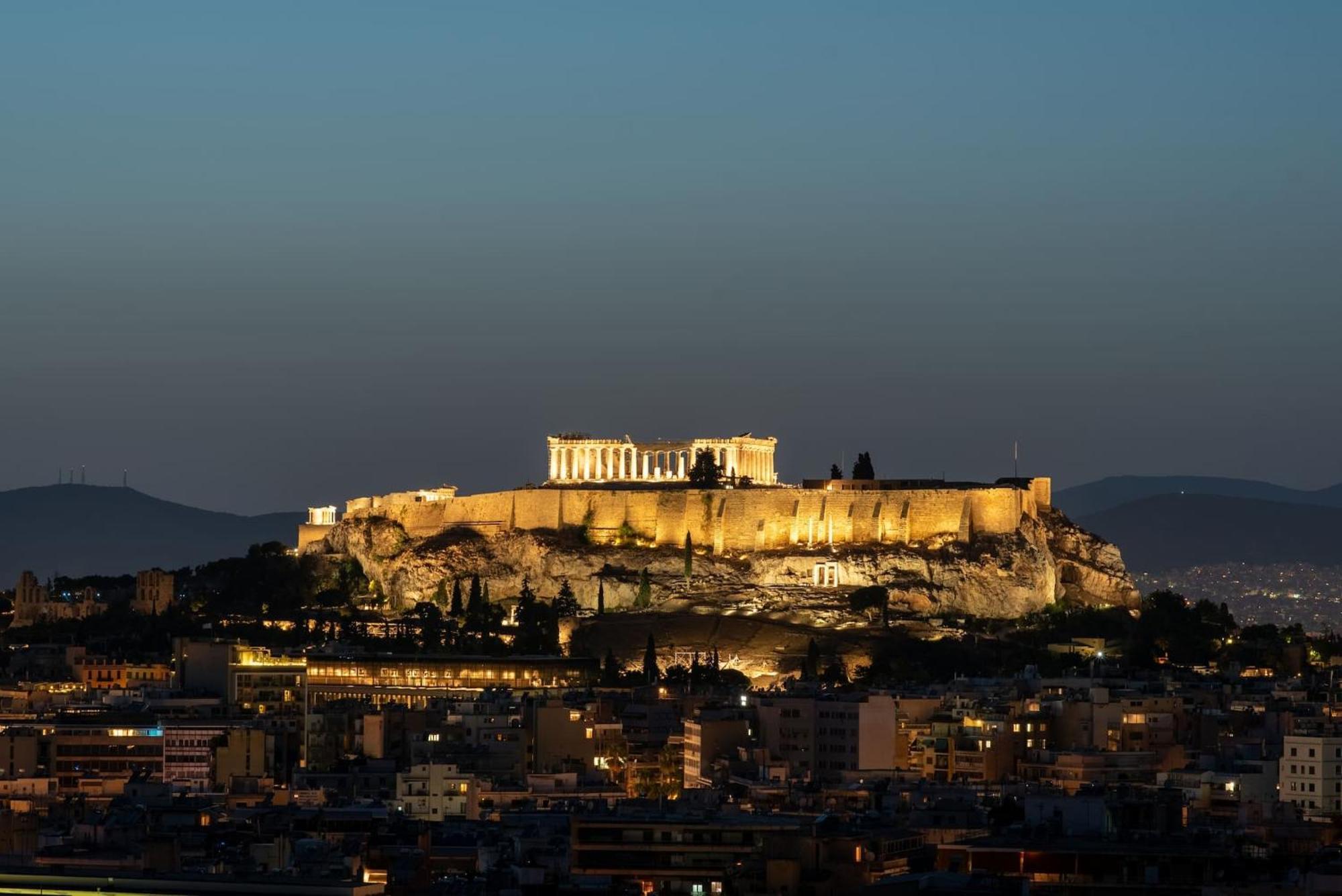 Urban Apt With Stunning Acropolis View & Roofdeck Aten Exteriör bild