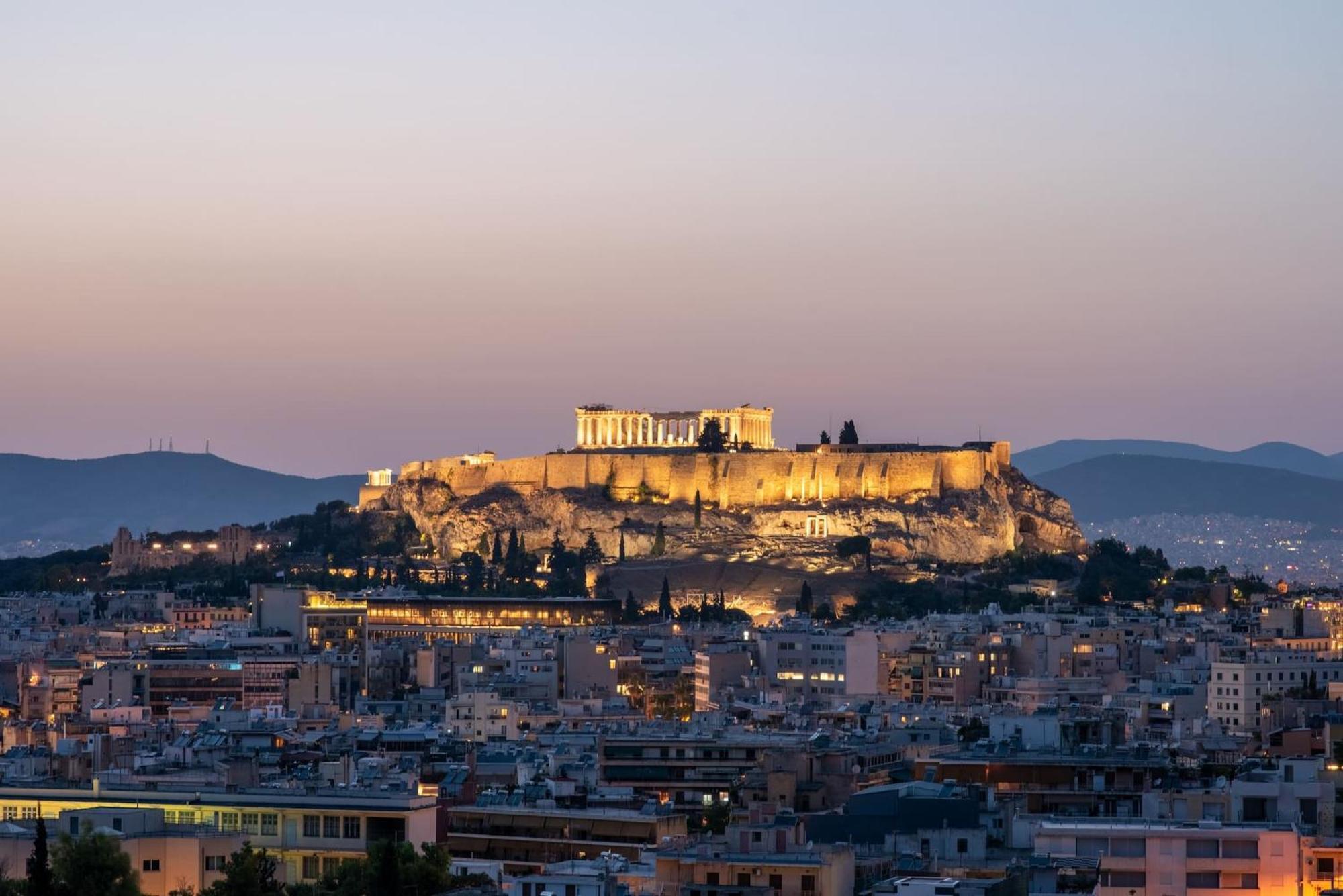 Urban Apt With Stunning Acropolis View & Roofdeck Aten Exteriör bild